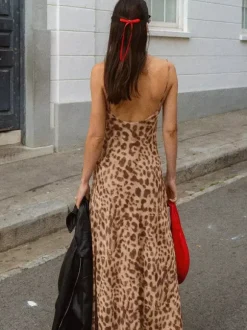 Robe de soirée longue léopard à bretelles et col montant coupe chic et semi-formelle