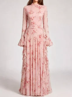 Robe de soirée longue marron foncé à col montant et manches longues évasées imprimé floral.