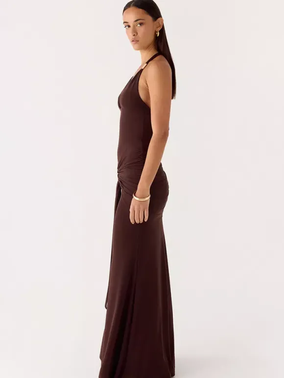 Robe de soirée longue marron café col en V sans manches sexy semi-formelle