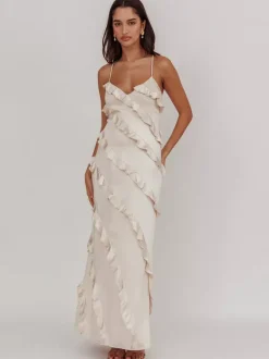 Robe de soirée longue rose à bretelles et volants au col sans manches style décontracté/semi-formel idéale pour l'été.