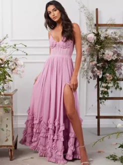 Robe de soirée longue rose à volants superposés et bretelles fendues 2026