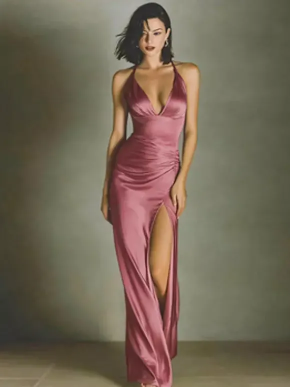 Robe de soirée longue rouge foncé à col halter et lacets sans manches dos nu chic et semi-formelle
