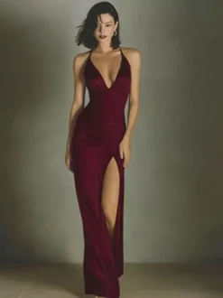 Robe de soirée longue rouge foncé à col halter et lacets sans manches dos nu chic et semi-formelle