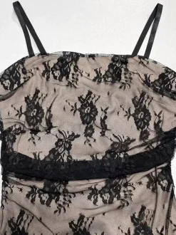 Robe de soirée maxi en dentelle à fines bretelles et décolleté transparent robe moulante noire à fleurs sexy et transparente.