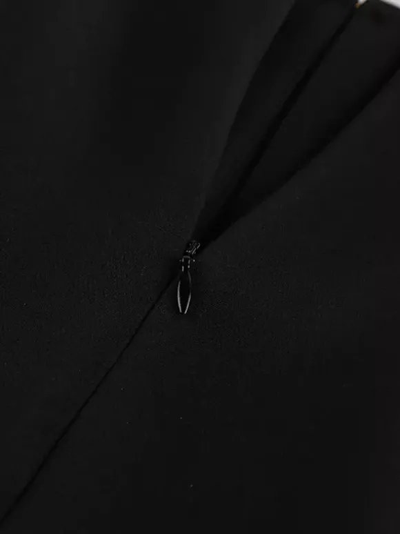 Robe de soirée maxi noire à col rond et boutons sans manches élégante et semi-formelle