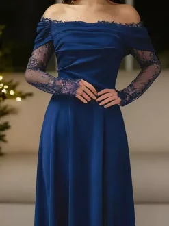 Robe de soirée maxi trapèze fendue manches longues et épaules dénudées en dentelle cils et dentelle cils