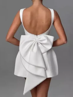 Robe de soirée mini blanche à col bijou et perles sans manches dos nu sexy et semi-formelle
