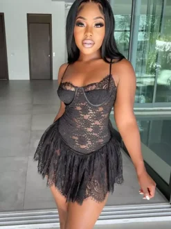 Robe de soirée mini en dentelle asymétrique sans manches à bretelles décolleté sexy violette