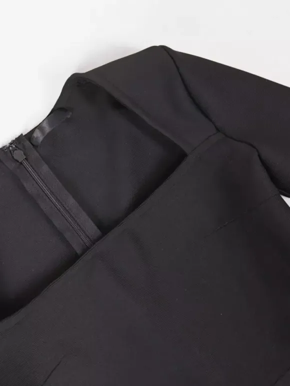 Robe de soirée mini noire à col rond et manches longues ornée de fleurs style semi-formel et sexy