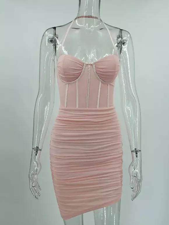 Robe de soirée mini rose à bretelles décolleté sans manches coupe flatteuse et sexy semi-formelle