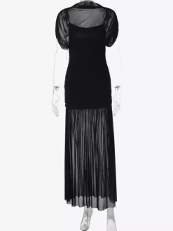 Robe de soirée noire à manches courtes et col montant