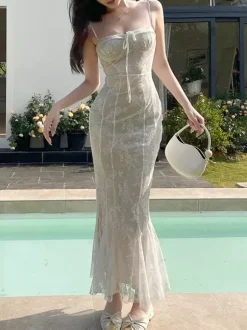 Robe de soirée noire imprimée sans manches à bretelles robe d'été