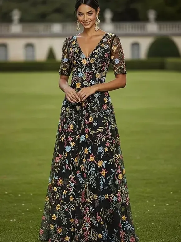 Robe de soirée pour la mère de la mariée col rond manches courtes coupe trapèze en dentelle idéale pour un mariage