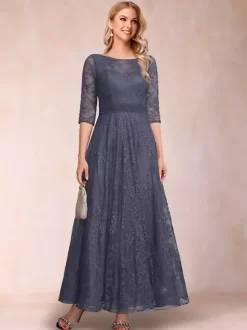 Robe de soirée pour la mère de la mariée col rond manches 3/4 coupe trapèze dentelle longueur cheville idéale pour les invitées de mariage.