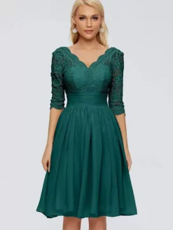 Robe de soirée pour mère de la mariée col en v demi-manches courte en dentelle longueur aux genoux robes d'invitées de mariage