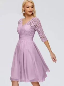 Robe de soirée pour mère de la mariée col en v demi-manches courte en dentelle longueur aux genoux robes d'invitées de mariage