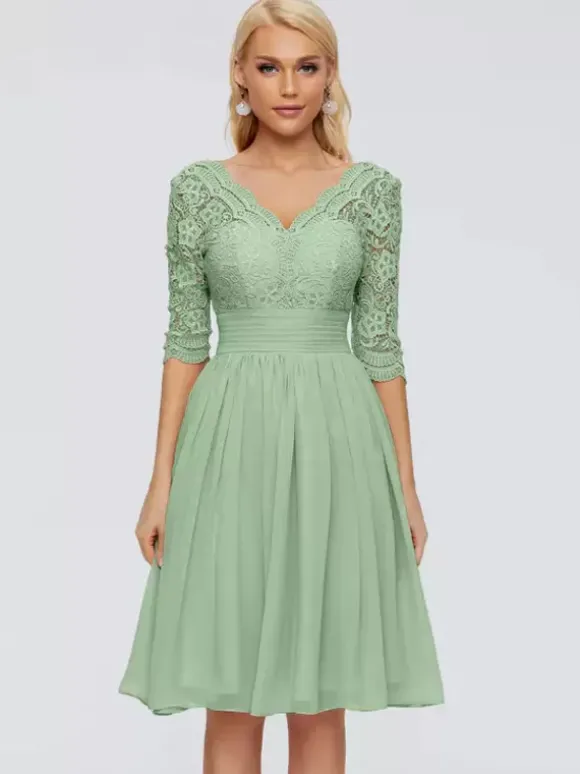 Robe de soirée pour mère de la mariée col en v demi-manches courte en dentelle longueur aux genoux robes d'invitées de mariage
