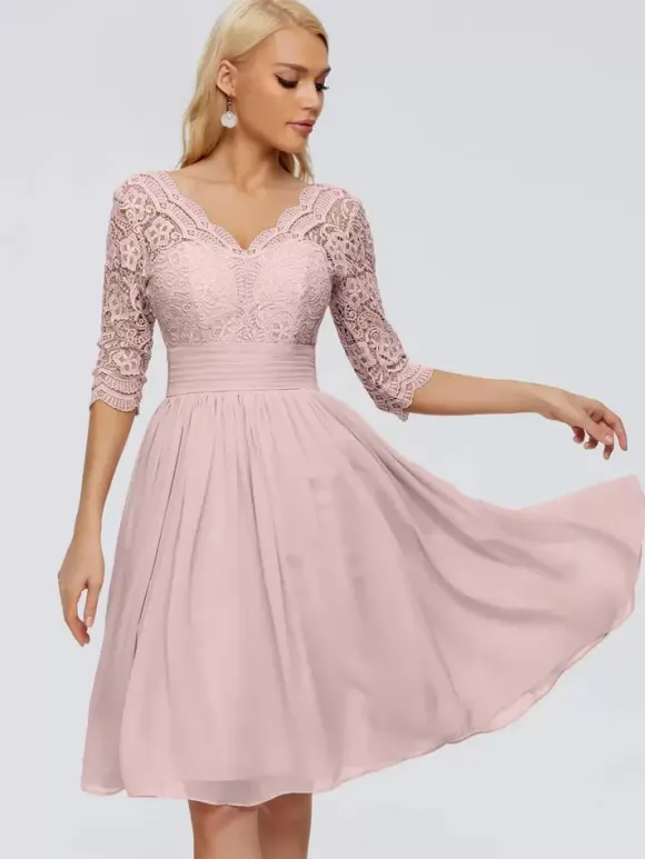 Robe de soirée pour mère de la mariée col en v demi-manches courte en dentelle longueur aux genoux robes d'invitées de mariage