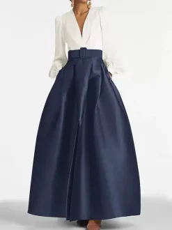 Robe de soirée princesse décolleté en V manches longues fermeture éclair ceinture en satin.