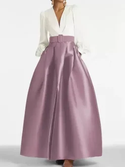 Robe de soirée princesse décolleté en V manches longues fermeture éclair ceinture en satin.