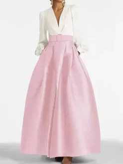 Robe de soirée princesse décolleté en V manches longues fermeture éclair ceinture en satin.