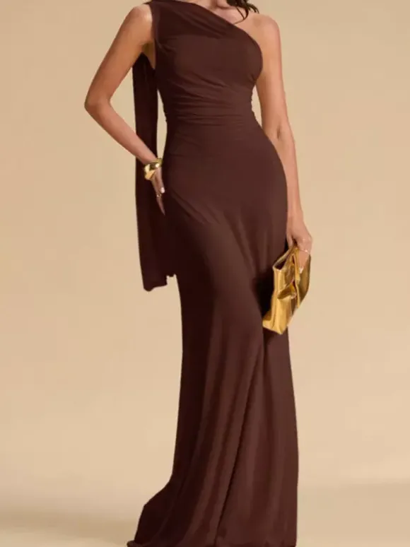 Robe de soirée robe de bal décolleté travaillé mousseline avec traîne plissée robe de concours de beauté