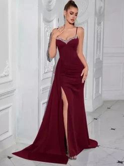 Robe de soirée robe de bal décolleté travaillé avec traîne sans manches fermeture éclair et fente sur le devant en satin robe de cérémonie