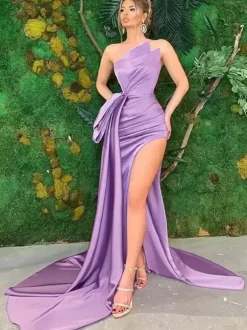 Robe de soirée robe de bal conçue encolure avec traîne sans manches fermeture éclair n艙uds taffetas robes de soirée formelles