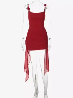 Robe de soirée rouge-brun à col carré bretelles fleuries dos lacé et froncée mini-robe de club