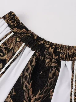 Robe de velours royale et noble de style Renaissance idéale pour un GN médiéval ou un cosplay d'Halloween.
