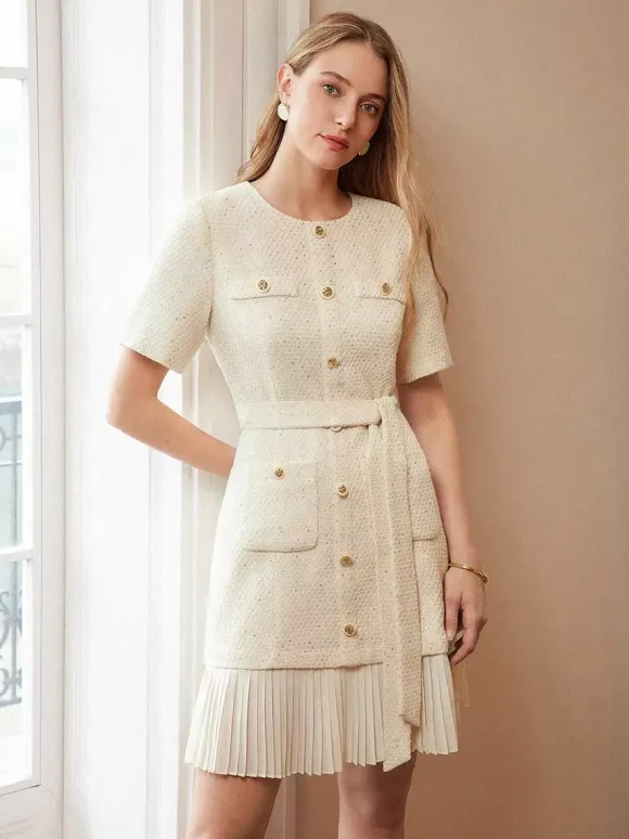 Robe en tweed abricot à manches courtes et boutons dorés pour l'été 2026