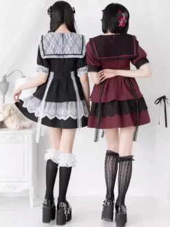 Robe gothique Lolita de style japonais en dentelle épissée col marin manches courtes coupe ajustée