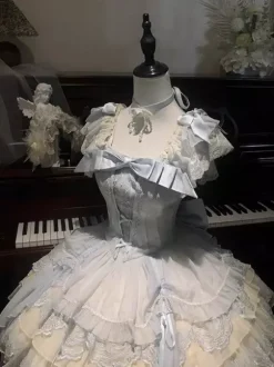 Robe Hime Lolita bleu ciel clair JSK à n艙ud papillon dentelle et volants style Sweet Lolita