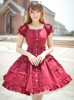 Robe Lolita classique en couches volants Lolita Robe manches courtes Lolita Op robe ornées de boucles Déguisements Halloween