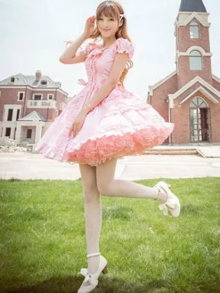 Robe Lolita classique en couches volants Lolita Robe manches courtes Lolita Op robe ornées de boucles Déguisements Halloween