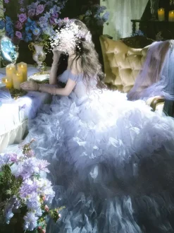 Robe Lolita féerique bustier en dentelle scintillante et tulle épaules dénudées