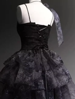 Robe Lolita féerique noire à fines bretelles et volants robe Lolita pour tea party