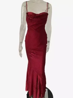 Robe longue à bretelles fines et col bénitier motif animal coupe sirène collection femme 2026
