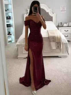 Robe longue à sequins épaules dénudées et fente haute idéale pour les événements formels 2026