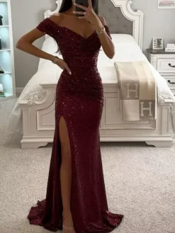 Robe longue à sequins épaules dénudées et fente haute idéale pour les événements formels 2026