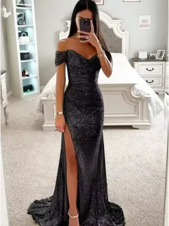 Robe longue à sequins épaules dénudées et fente haute idéale pour les événements formels 2026