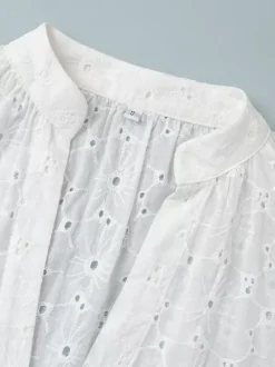 Robe longue brodée à 艙illets pour femme - Kaftan bohème blanc à col en V et ourlet à volants oversize - Vacances d'été à la plage 2026