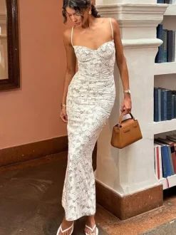 Robe longue de soirée blanche à bretelles col en dentelle sans manches dos nu chic et semi-formelle
