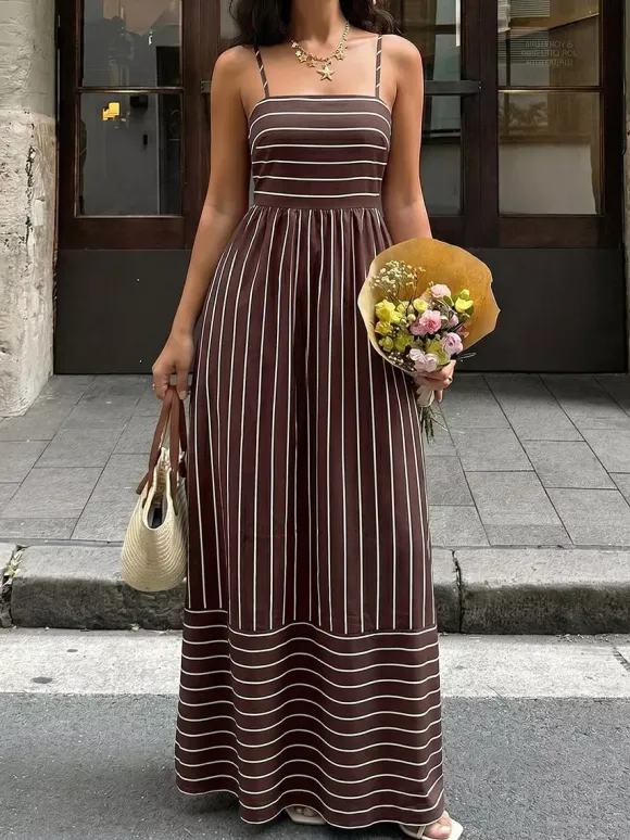 Robe longue de vacances à rayures débardeur maxi col carré dos élastiqué coupe ample et fluide robe d'été