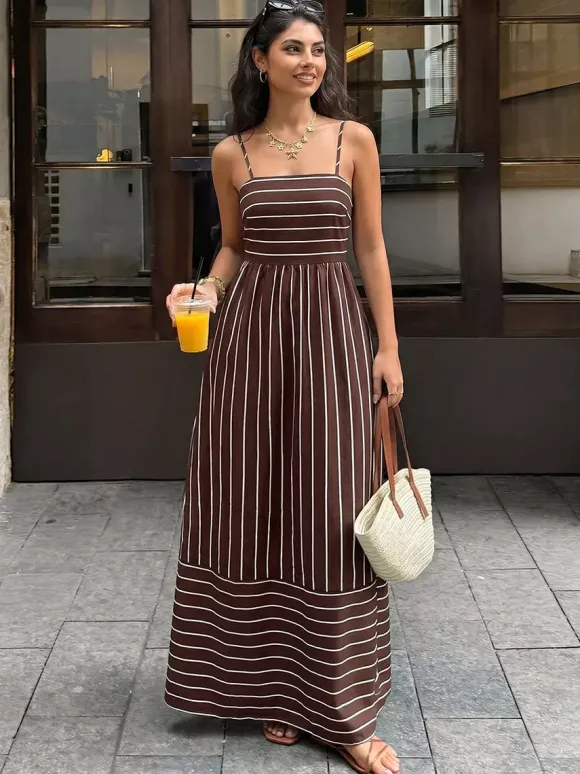 Robe longue de vacances à rayures débardeur maxi col carré dos élastiqué coupe ample et fluide robe d'été
