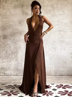 Robe longue dos nu à col V plongeant pour femme - Robe moulante marron à fronces et dos nu - Soirée d'été 2026