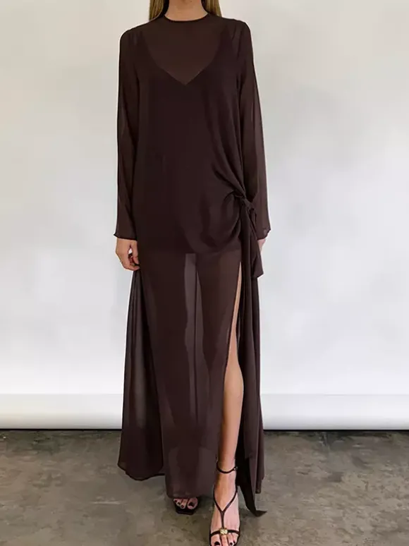 Robe longue en maille transparente à manches longues et fente latérale style cache-maillot pour femme 2026