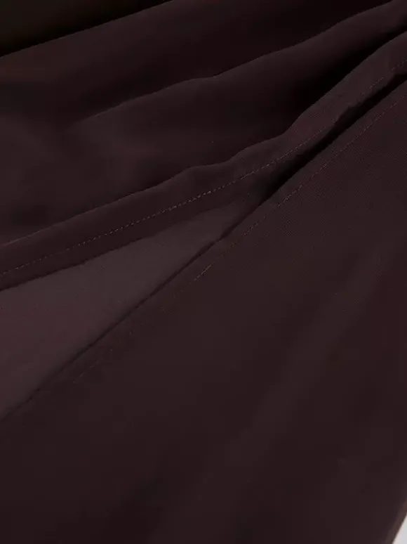 Robe longue en maille transparente à manches longues et fente latérale style cache-maillot pour femme 2026