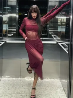 Robe longue en résille strass pour femme - Robe moulante rouge transparente à col montant et manches longues - Tenue de soirée d'été 2026