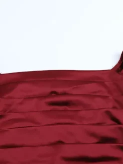 Robe longue en satin à épaules dénudées pour femme - Robe élégante rouge bordeaux à fente haute et fronces - Tenue idéale pour les invités aux mariages de printemps 2026